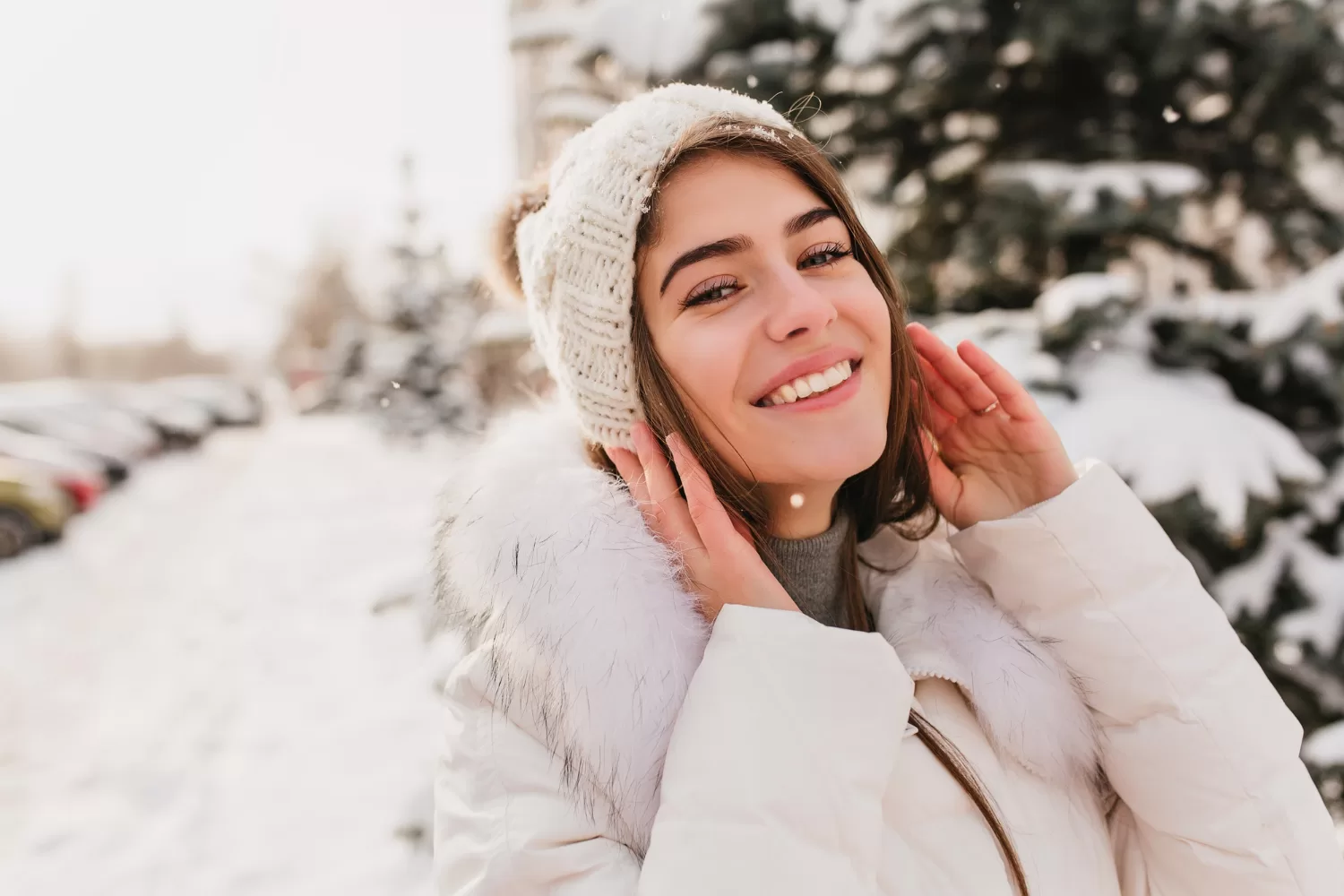 Winter Skin Care Guide: 12 Essential Tips for Healthy and Glowing Skin in Cold Weather